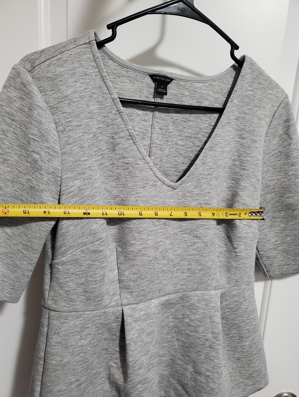 Ann Taylor Soft Vneck Peplum Top Size Medium - Picture 4 of 6
